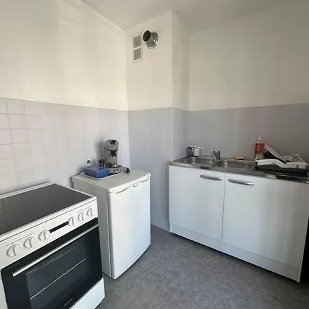 Studio: 1min A Pied -centre 10min Tram Appartement Nice